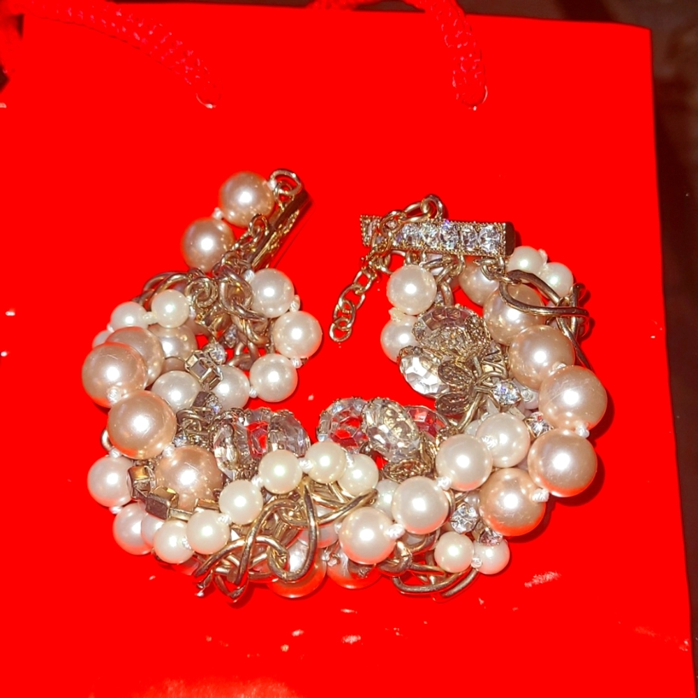 Ann Taylor pearl, rhinestones and gold beads bracelet